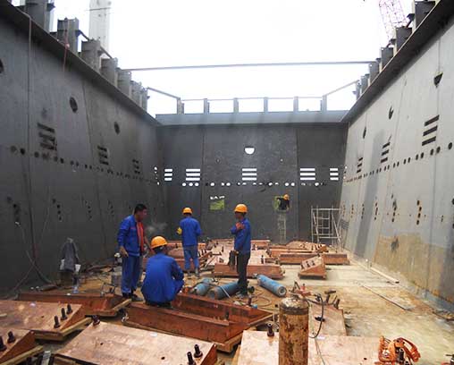 矩形镍铁电炉铜水套现场装置照片