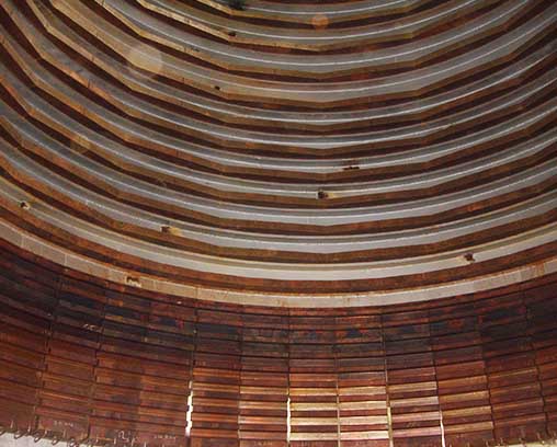 闪速炉反映塔底部齿形铜水套现场装置照片1-2